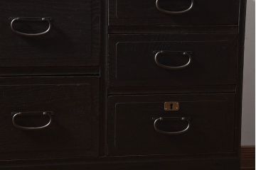 【C様ご成約分】昭和レトロ　前面ケヤキ材　落ち着いた色味の脚付きローチェスト(キャビネット、引き出し、テレビボード)