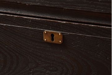 【C様ご成約分】昭和レトロ　前面ケヤキ材　落ち着いた色味の脚付きローチェスト(キャビネット、引き出し、テレビボード)