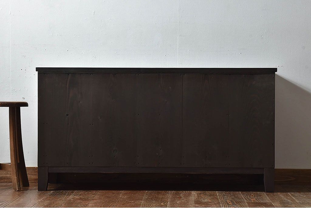 【C様ご成約分】昭和レトロ　前面ケヤキ材　落ち着いた色味の脚付きローチェスト(キャビネット、引き出し、テレビボード)