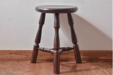 中古　松本民芸家具　シックな色合いが魅力的な三脚スツール(チェア、イス)(2)