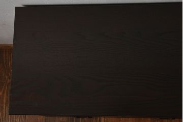 レトロ家具　和製アンティーク　前面ケヤキ材　レトロな雰囲気漂う脚付きローボード(キャビネット、収納棚、テレビボード)