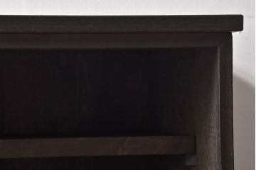 レトロ家具　和製アンティーク　前面ケヤキ材　レトロな雰囲気漂う脚付きローボード(キャビネット、収納棚、テレビボード)