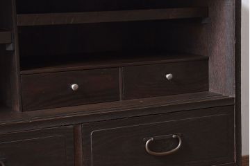 レトロ家具　和製アンティーク　前面ケヤキ材　レトロな雰囲気漂う脚付きローボード(キャビネット、収納棚、テレビボード)