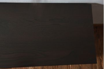 レトロ家具　和製アンティーク　前面ケヤキ材　レトロな雰囲気漂う脚付きローボード(キャビネット、収納棚、テレビボード)