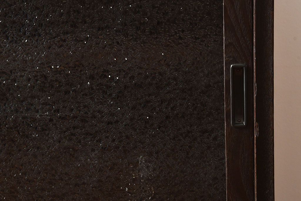 レトロ家具　和製アンティーク　前面ケヤキ材　レトロな雰囲気漂う脚付きローボード(キャビネット、収納棚、テレビボード)