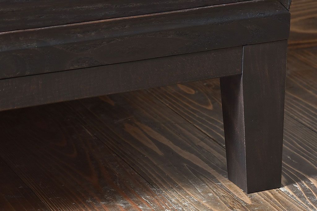 レトロ家具　和製アンティーク　前面ケヤキ材　レトロな雰囲気漂う脚付きローボード(キャビネット、収納棚、テレビボード)