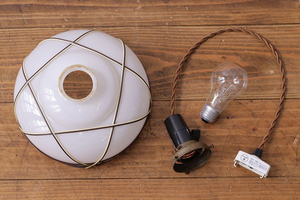 和製アンティーク　装飾がおしゃれなシェード(ペンダントライト)