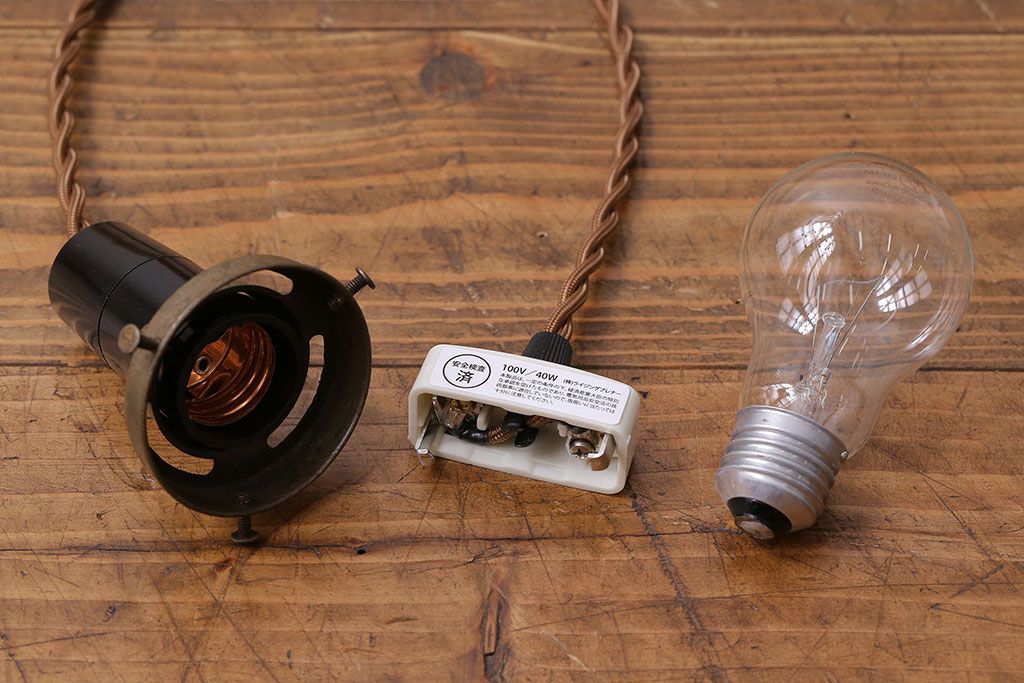 和製アンティーク　装飾がおしゃれなシェード(ペンダントライト)