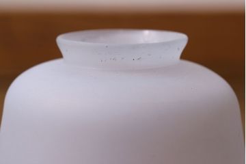 和製アンティーク　オパールガラス　淡い光が美しいシェード(シーリングライト、ペンダントライト)