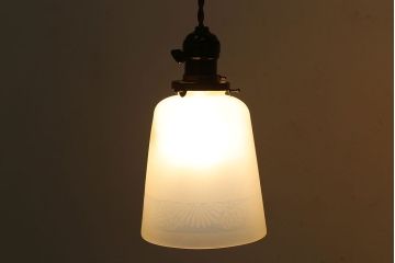 和製アンティーク　オパールガラス　淡い光が美しいシェード(ペンダントライト)