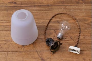 和製アンティーク　オパールガラス　淡い光が美しいシェード(ペンダントライト)