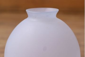 【O様ご成約済み】和製アンティーク　オパールガラス　つぼみのような形のシェード(天井照明、ペンダントライト)