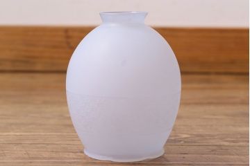 【O様ご成約済み】和製アンティーク　オパールガラス　つぼみのような形のシェード(天井照明、ペンダントライト)