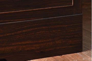 アンティーク家具　和製アンティーク　前面黒檀　落ち着いた雰囲気漂うタンスローボード(引き出し、テレビボード)