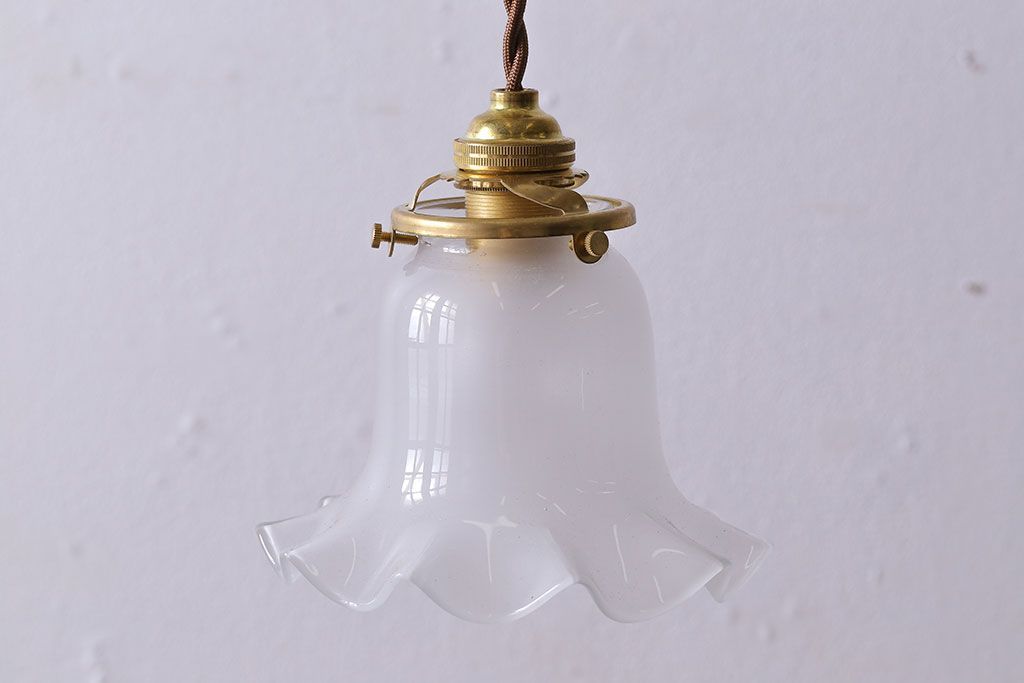 昭和レトロ　愛らしいフリルシェードのペンダントライト(天井照明)