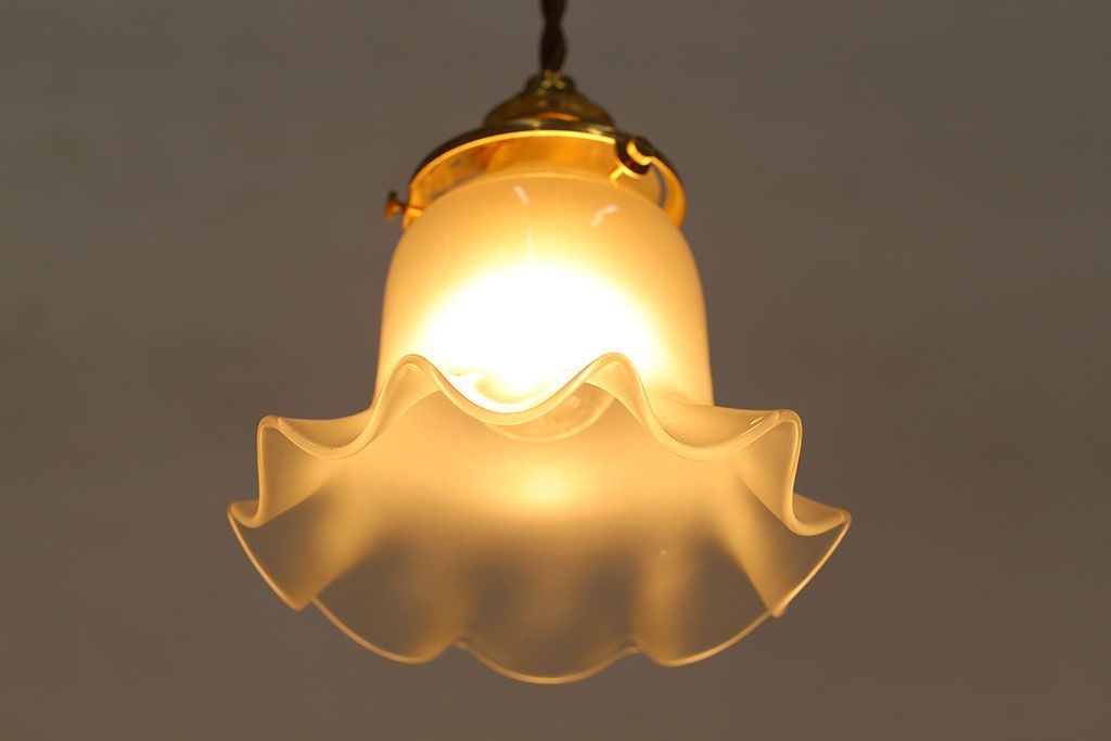 昭和レトロ　愛らしいフリルシェードのペンダントライト(天井照明)