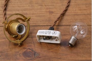 昭和レトロ　愛らしいフリルシェードのペンダントライト(天井照明)