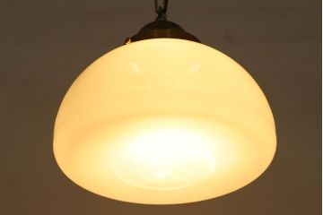 アンティーク　古い真鍮ブラケットの天井照明(吊り下げ照明、ペンダントライト)