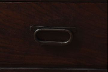 アンティーク家具　和製アンティーク　透かしが印象的な小振りの茶棚(収納棚、飾り棚、キャビネット)