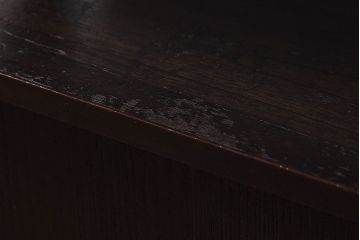 アンティーク家具　和製アンティーク　透かしが印象的な小振りの茶棚(収納棚、飾り棚、キャビネット)