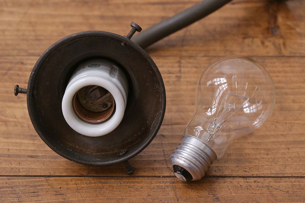 アンティーク雑貨　和製アンティーク　丸いフォルムが愛らしいウォールランプ(壁掛け照明)