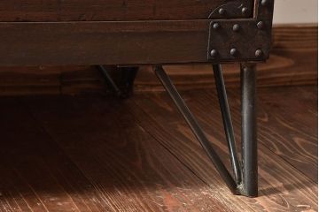アンティーク家具　和製アンティーク　鉄脚付き　センターテーブルにもなるローチェスト(箪笥、引き出し)