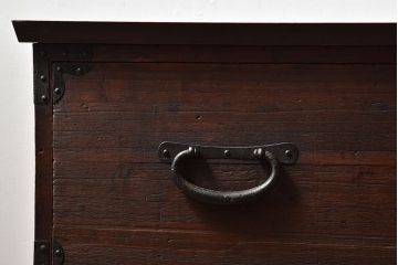 アンティーク家具　和製アンティーク　鉄脚付き　センターテーブルにもなるローチェスト(箪笥、引き出し)