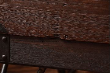 アンティーク家具　和製アンティーク　鉄脚付き　センターテーブルにもなるローチェスト(箪笥、引き出し)