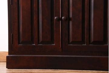 中古美品　カバ材　気品のある民芸調食器棚(収納棚、戸棚)(松本民芸家具、北海道民芸家具)(定価52万円)