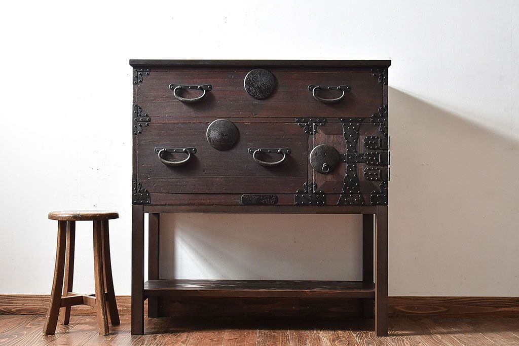 アンティーク家具　和製アンティーク　和モダンな時代箪笥サイドボード(脚付きチェスト、衣装箪笥)