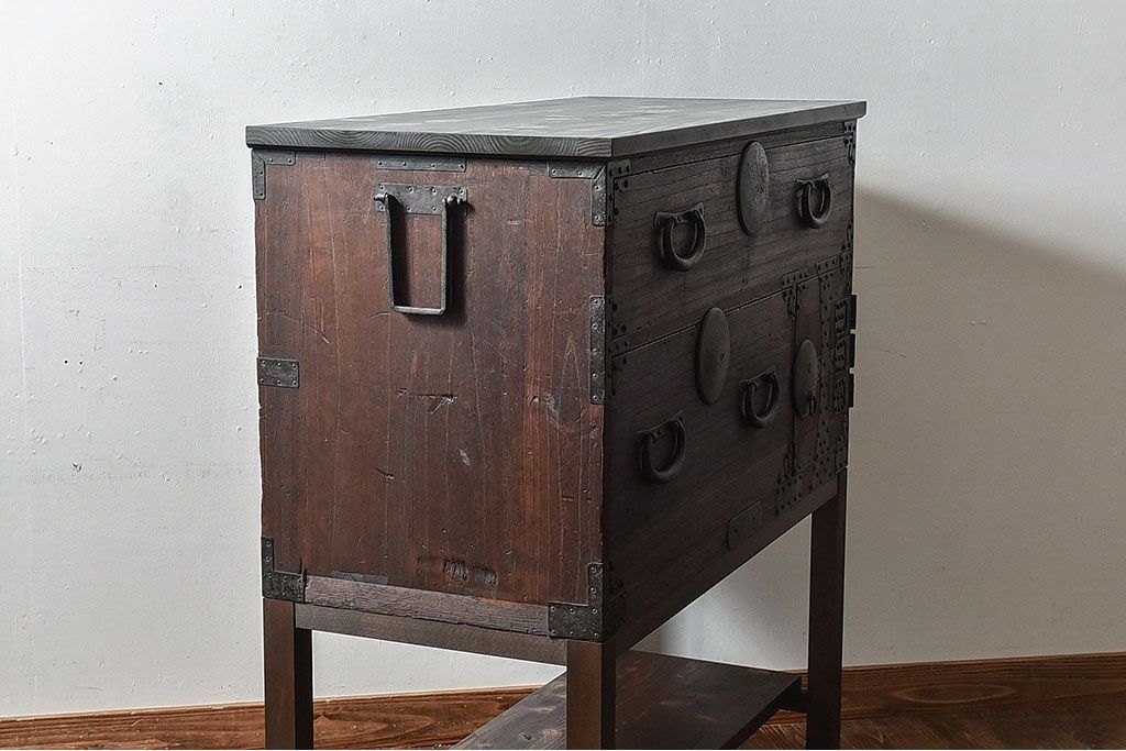 アンティーク家具　和製アンティーク　和モダンな時代箪笥サイドボード(脚付きチェスト、衣装箪笥)