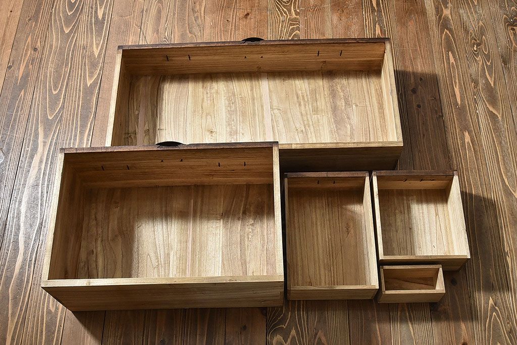 アンティーク家具　和製アンティーク　和モダンな時代箪笥サイドボード(脚付きチェスト、衣装箪笥)