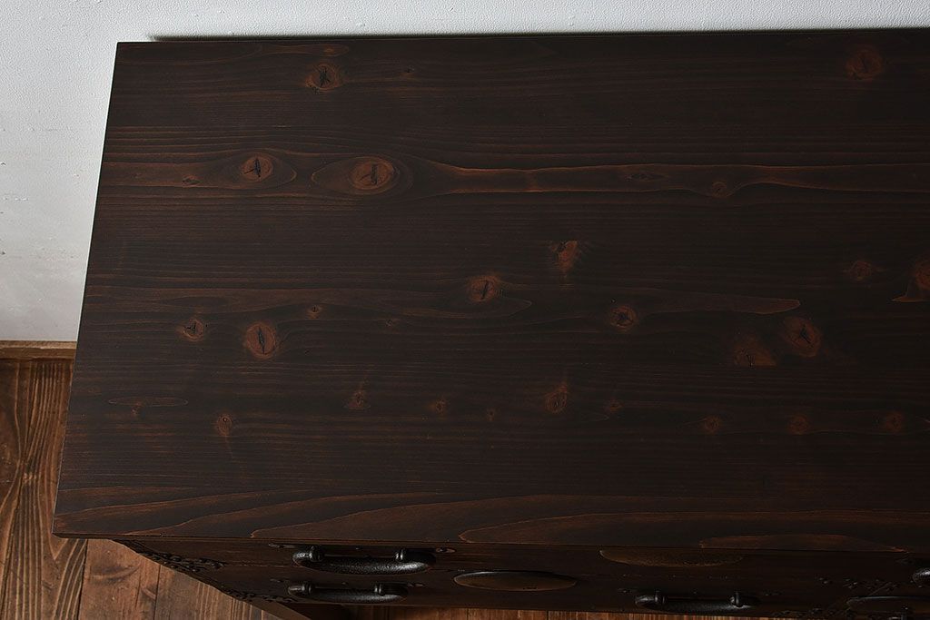 アンティーク家具　和製アンティーク　和モダンな時代箪笥サイドボード(脚付きチェスト、衣装箪笥)