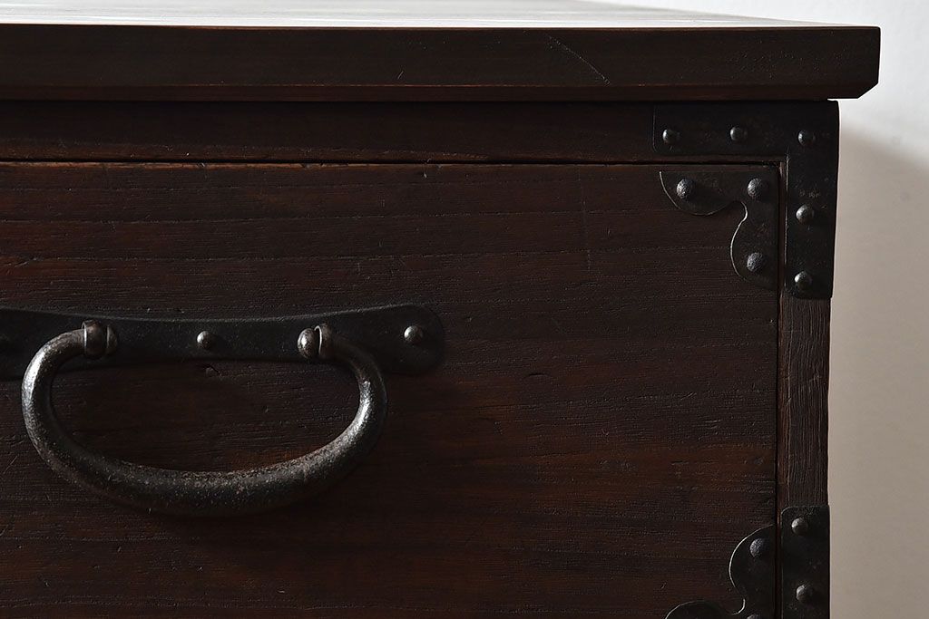 アンティーク家具　和製アンティーク　和モダンな時代箪笥サイドボード(脚付きチェスト、衣装箪笥)