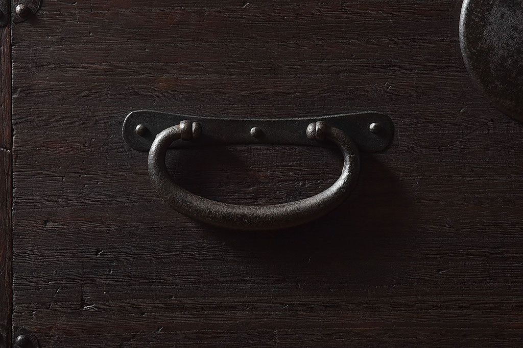 アンティーク家具　和製アンティーク　和モダンな時代箪笥サイドボード(脚付きチェスト、衣装箪笥)