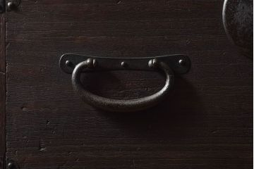 アンティーク家具　和製アンティーク　和モダンな時代箪笥サイドボード(脚付きチェスト、衣装箪笥)