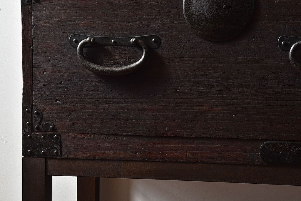 アンティーク家具　和製アンティーク　和モダンな時代箪笥サイドボード(脚付きチェスト、衣装箪笥)