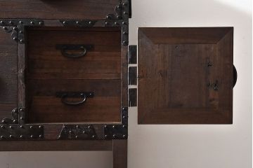 アンティーク家具　和製アンティーク　和モダンな時代箪笥サイドボード(脚付きチェスト、衣装箪笥)