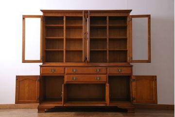 中古美品　横浜ダニエル(daniel)　A-213　飾り棚(食器棚、カップボード)(定価約120万円)