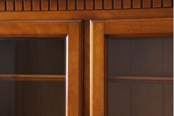 中古美品　横浜ダニエル(daniel)　A-213　飾り棚(食器棚、カップボード)(定価約120万円)