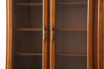 中古美品　横浜ダニエル(daniel)　A-213　飾り棚(食器棚、カップボード)(定価約120万円)