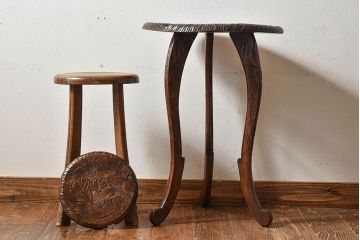 アンティーク雑貨　中古　日光彫りが目を引くサイドテーブル(コーヒーテーブル)