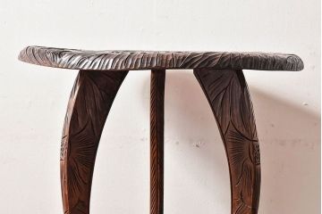 アンティーク雑貨　中古　日光彫りが目を引くサイドテーブル(コーヒーテーブル)