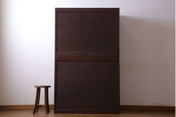 中古　伝統工芸　軽井沢彫り　高級感あふれる大振りな衣装箪笥(収納棚、洋服タンス)