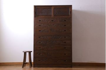 中古　伝統工芸　軽井沢彫り　高級感あふれる大振りな衣装箪笥(収納棚、洋服タンス)