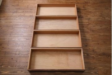 中古　伝統工芸　軽井沢彫り　高級感あふれる大振りな衣装箪笥(収納棚、洋服タンス)