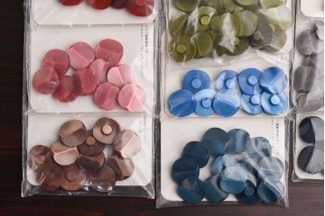 アンティーク雑貨　ビンテージ　カラフルな古いボタン10色セット