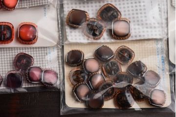 アンティーク雑貨　ビンテージ　レトロモダンなカラーの古いボタンセット