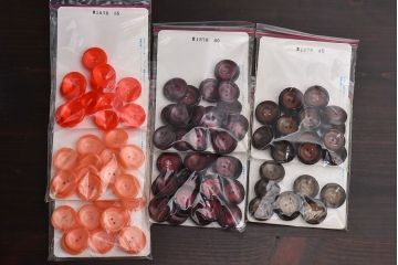 アンティーク雑貨　ビンテージ　レトロな色合いの古いボタンセット