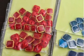 アンティーク雑貨　シックで上品なデザインのビンテージボタンセット(1)